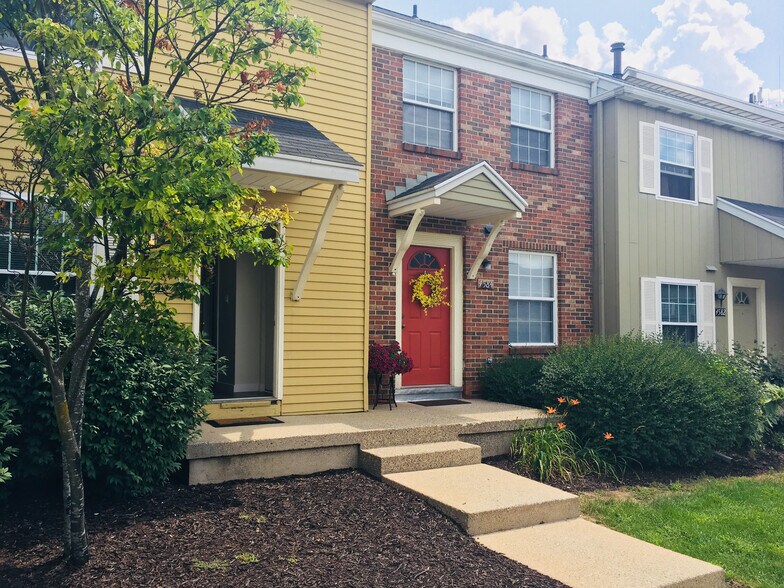 Primary Photo - 4559 Tabor Rd NW