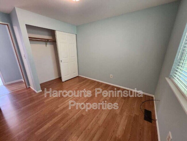 Building Photo - 13132 Lakeridge Cir NW