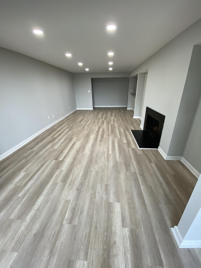 Building Photo - 1913 16th Ave S