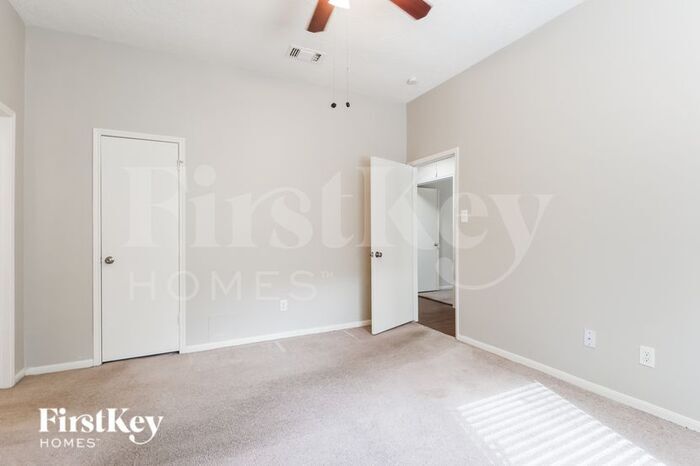 Building Photo - 10538 Waving Fields Dr