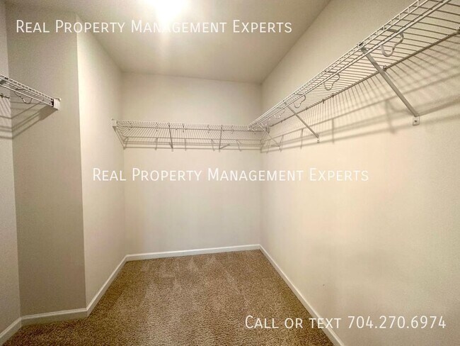 Building Photo - 2166 Black Forest Cove