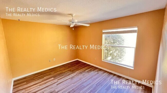 Building Photo - 1481 Woodfern St