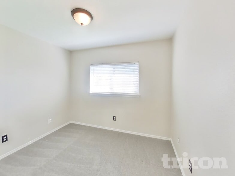 Building Photo - 7902 Brazoria Park