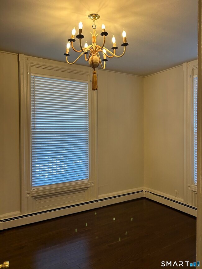 Building Photo - 214 Broadway