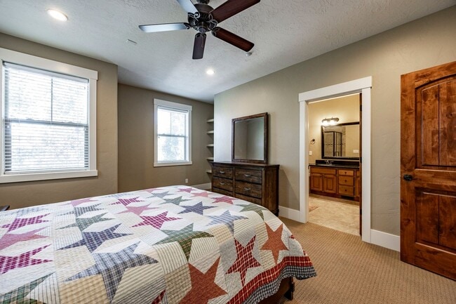Building Photo - Fully Furnished Mountain Modern Twin Home ...