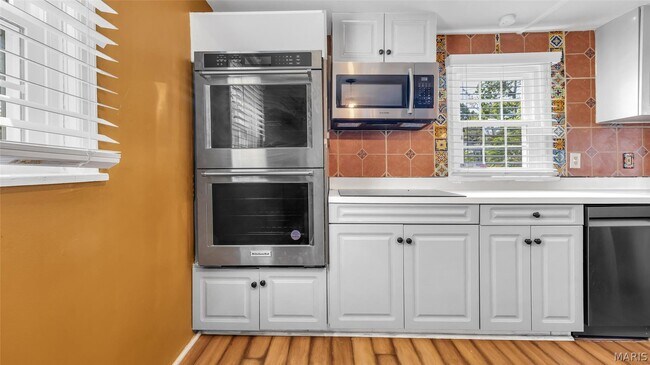 Building Photo - 6622 Crest Ave