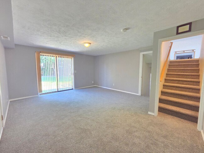 Building Photo - $2,700 - 4 Bed / 2 Bath Beautiful Home in Indian Trail