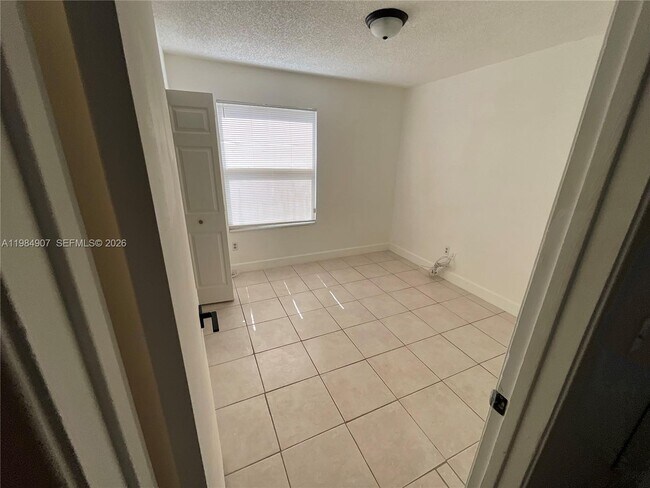 Building Photo - 1780 SW 84th Ave