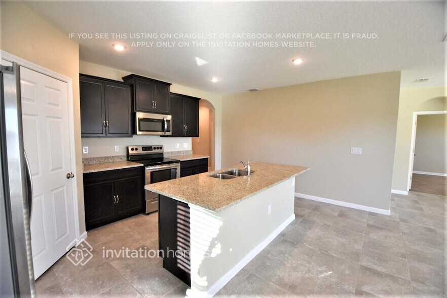 Building Photo - 4394 Magenta Isles Dr