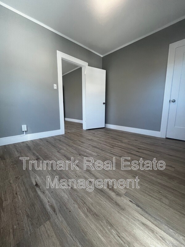 Building Photo - 1349 E Elizabeth St