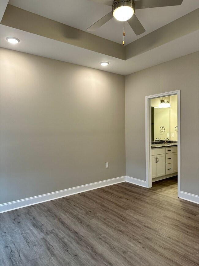 Building Photo - 2766 Cedrus Ave