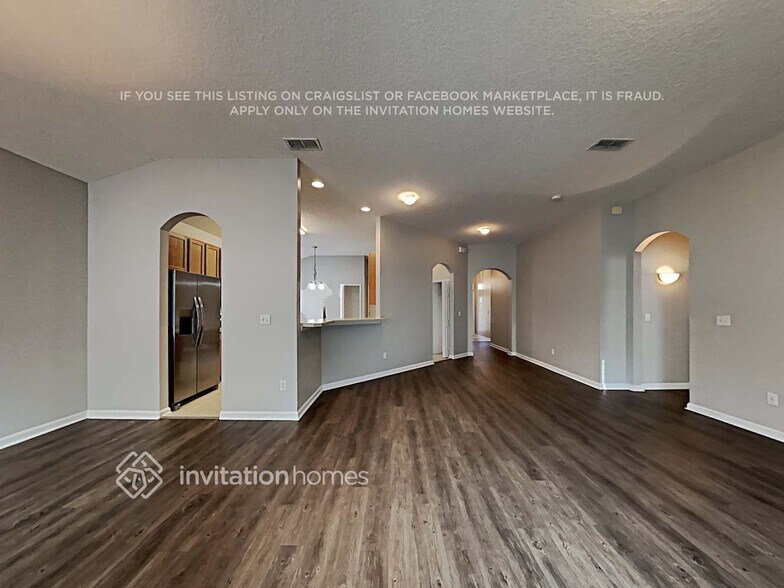 Building Photo - 534 Roserush Ln