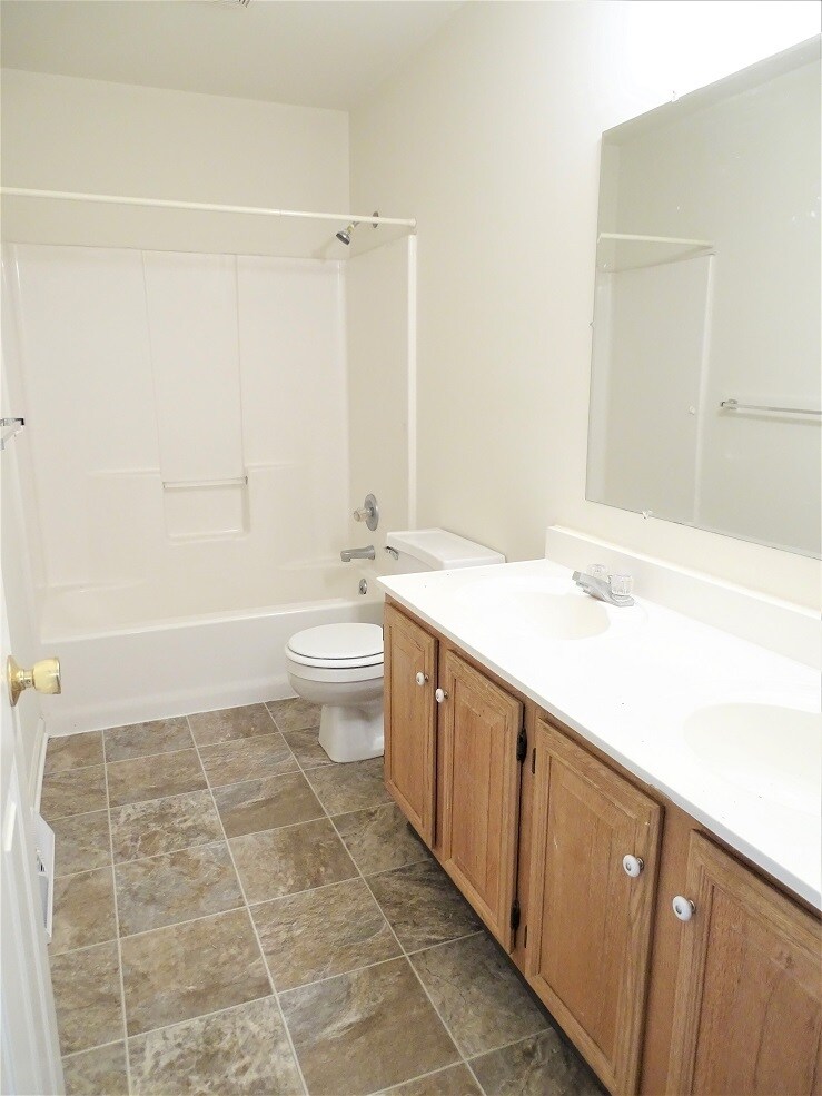 Building Photo - 1 Foxfield Ln
