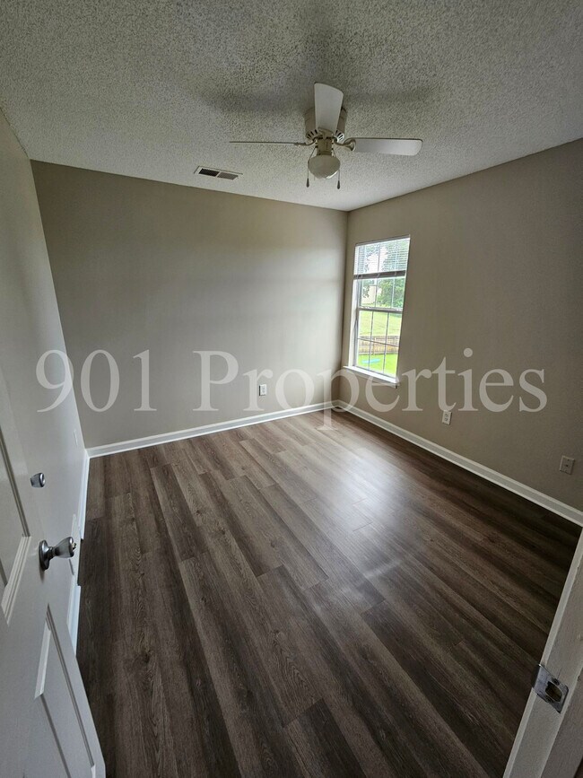 Building Photo - 6840 Wrigley Dr