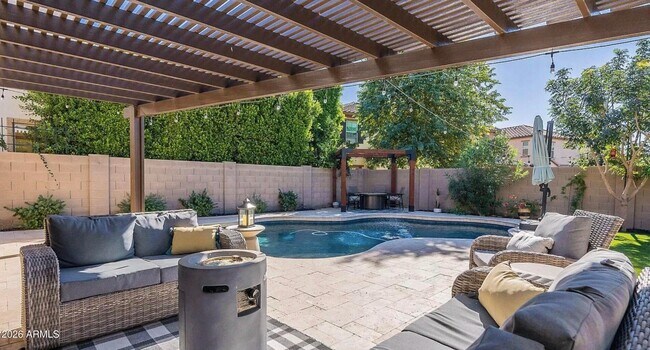Building Photo - 3767 E Lantana Dr