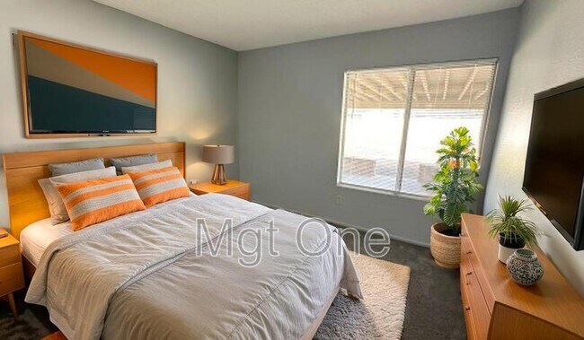 Building Photo - 12643 Gorham St