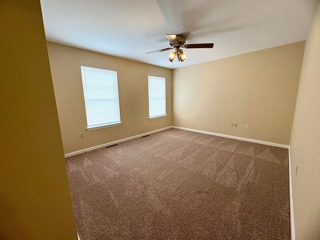 Building Photo - 3 Bedroom 1.5 Bathroom in Elizabethtown!