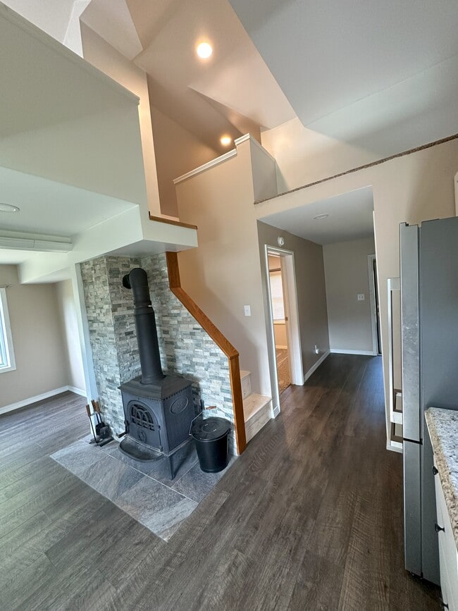 Building Photo - 2273 S County Line Rd