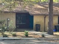 Building Photo - Remodeled 2/1 in Greenleaf!!