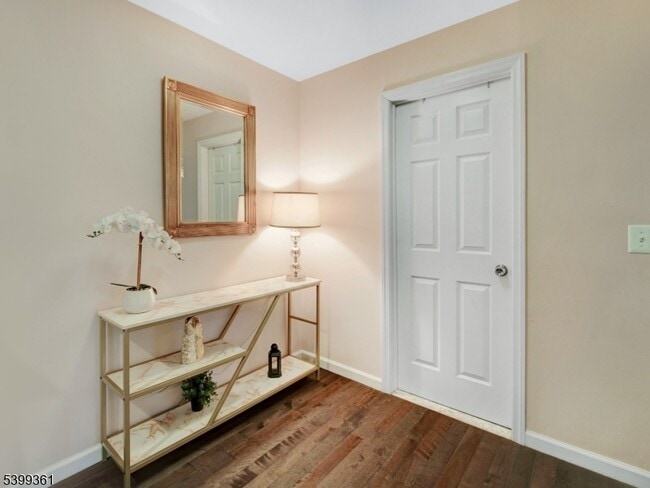 Building Photo - 2 Papakating Rd