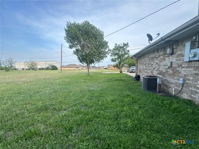 Building Photo - 2311 Old FM 440 Rd