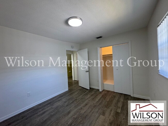 Building Photo - 629 Rugby St