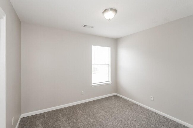 Building Photo - 7423 Village Lake Dr