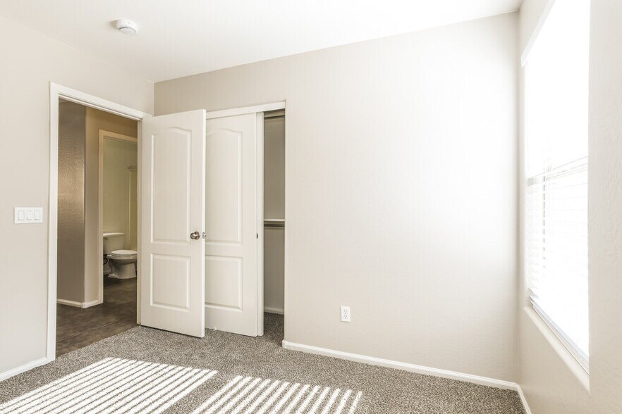 Building Photo - 21103 N Danielle Ave