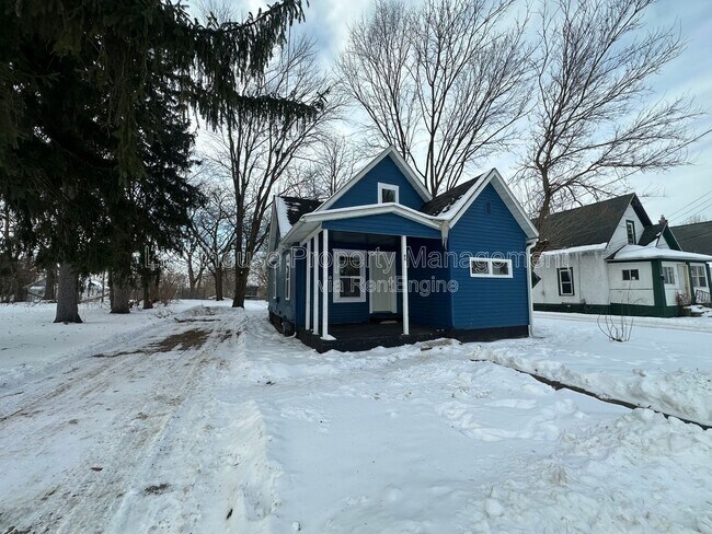 Building Photo - 89 Somerset Ave