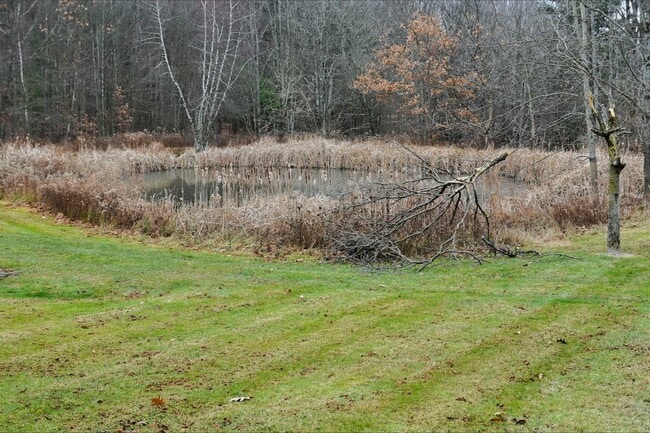 Building Photo - 148 Farnham Rd