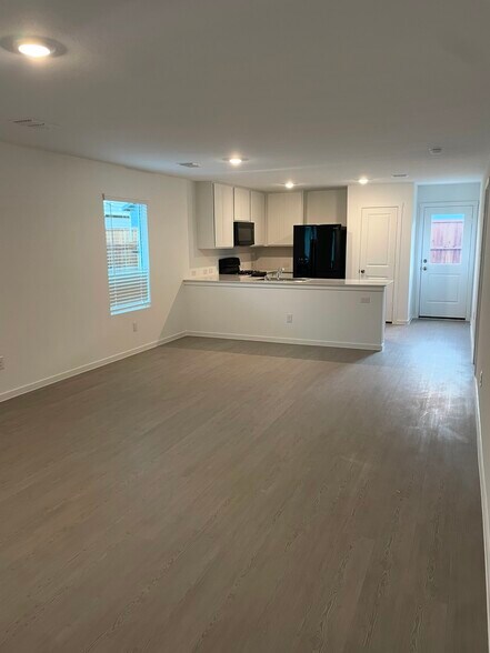 Building Photo - 3017 Burmese St