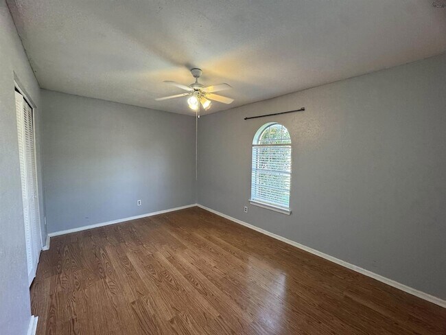 Building Photo - 801 Park Plaza Dr