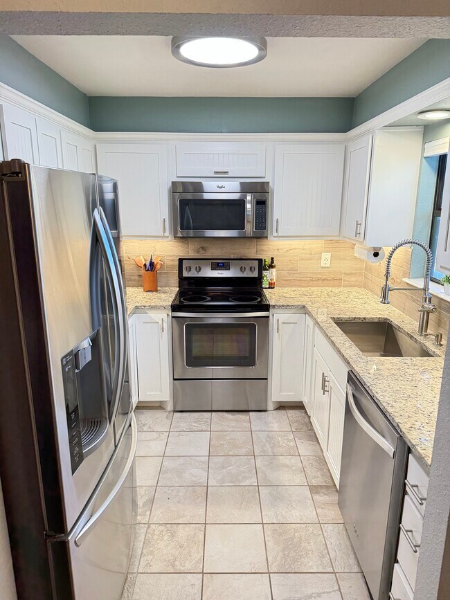 Kitchen - 1226 Amanda Dr