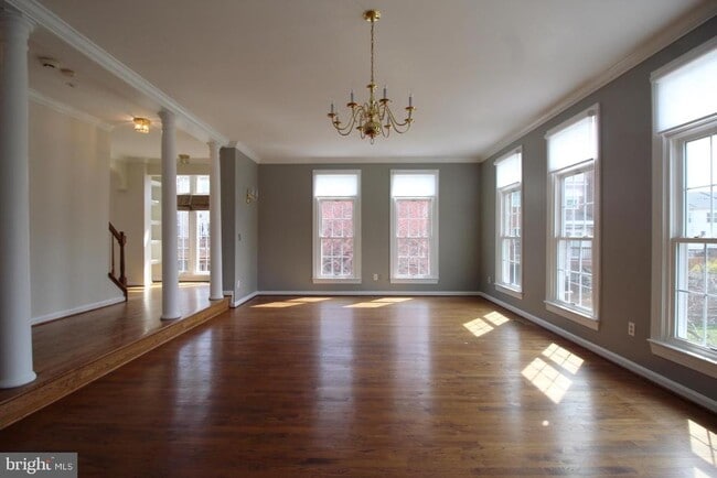 Building Photo - 6423 Little Potters Ln