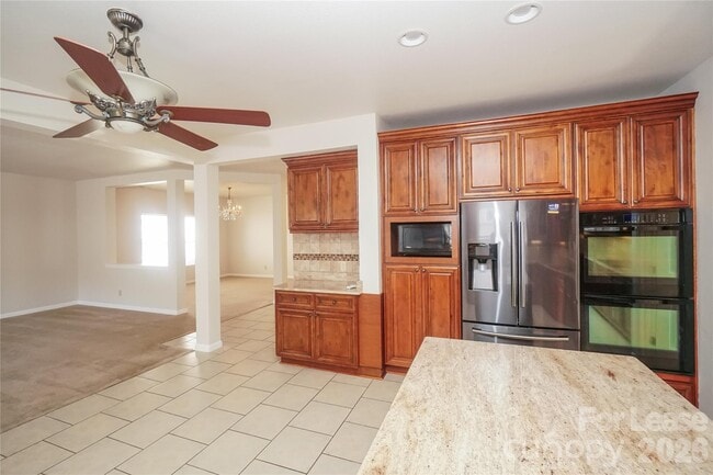 Building Photo - 3021 Morel Ave