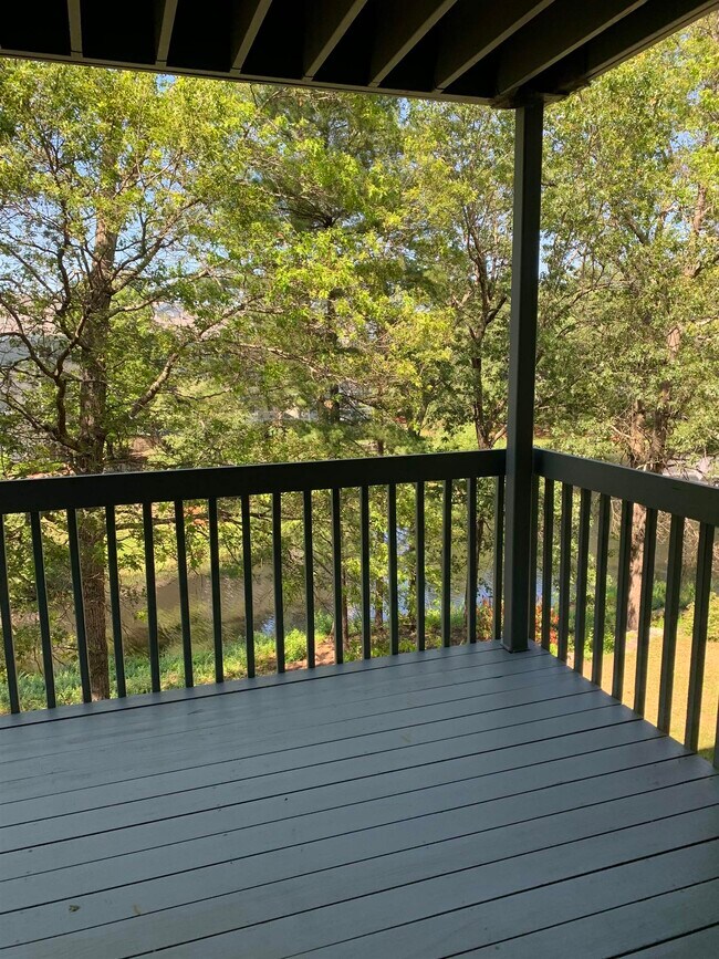 Building Photo - 30 Ledgewood Hills Dr
