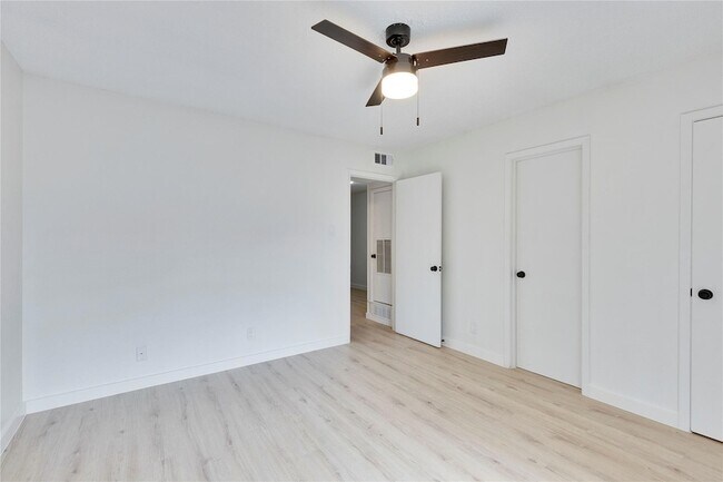 Building Photo - 2314 Greenfield Pkwy