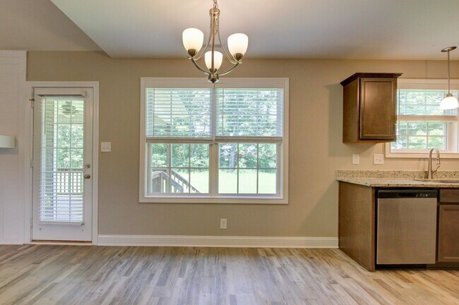 Building Photo - 1121 Cardinal Creek Dr