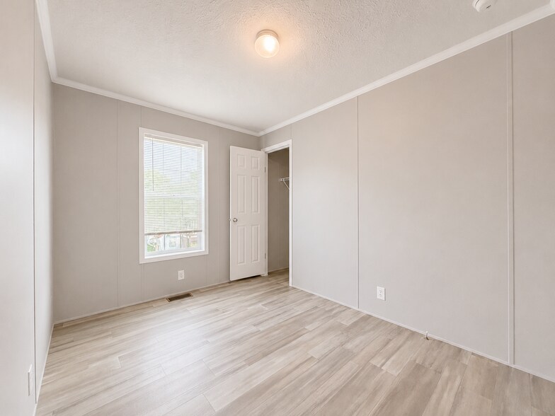 Building Photo - 71521 St Howard Ct