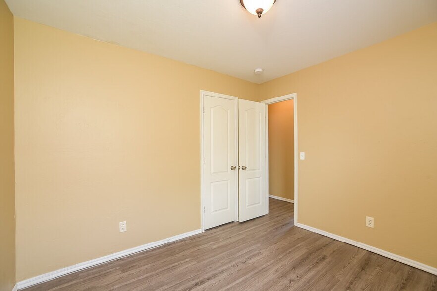 Building Photo - 4009 Notting Hill Dr