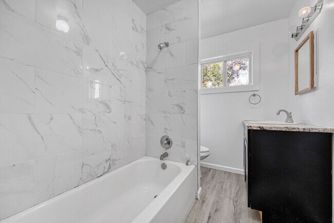 Building Photo - $2,295.00, 3-bed, 2-bath located in Denver.