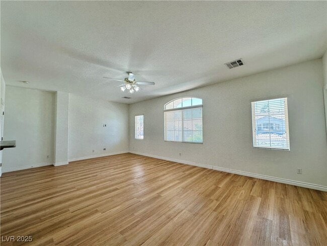 Building Photo - 123 Cascade Lake St
