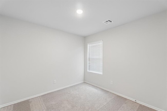 Building Photo - 2213 SE 89th Terrace