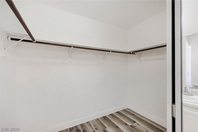 Building Photo - 5115 N Vista Del Rancho Way