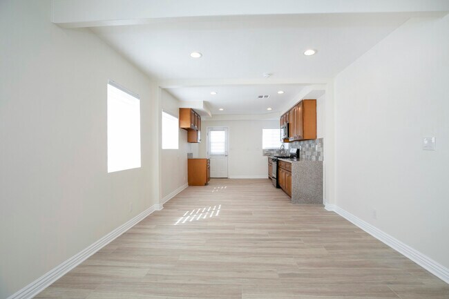 Building Photo - 10955 Burnet Ave