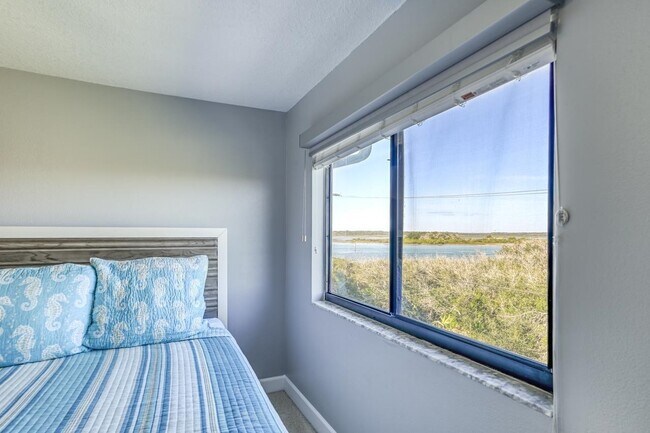 Building Photo - 120 Sunset Harbor Way