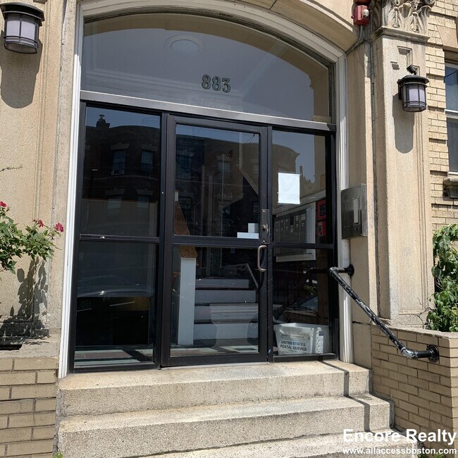 Building Photo - 883 Huntington Ave