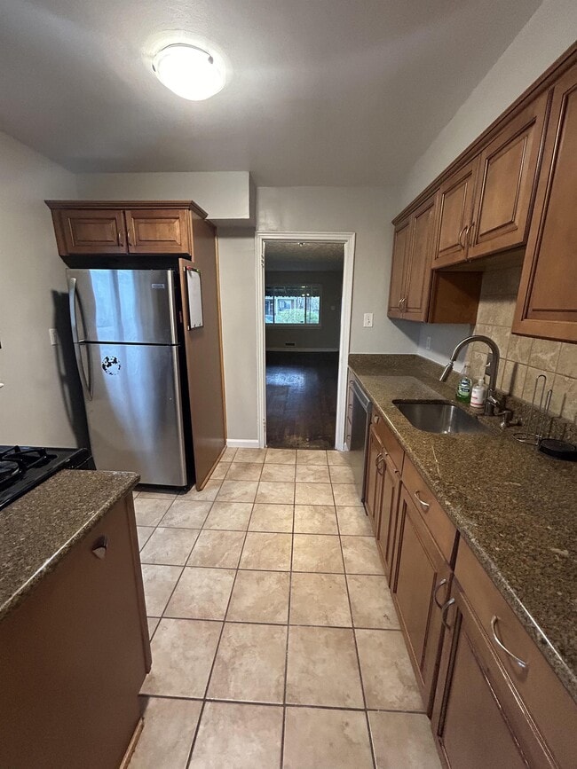 Building Photo - 5338 Chillum Pl NE