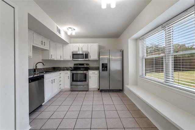 Building Photo - 2601 Knoll Trail