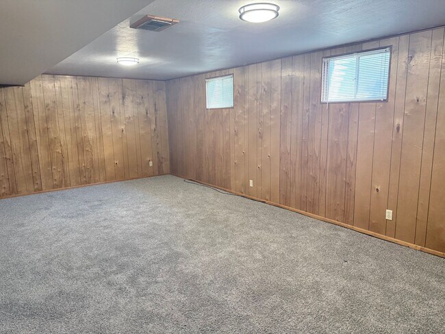 Building Photo - 1419 Prado Dr